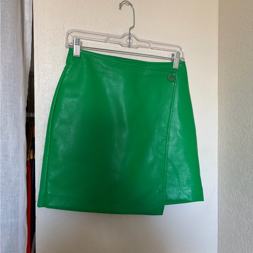 Aritzia/Babaton Faux Leather Green Mini Skirt